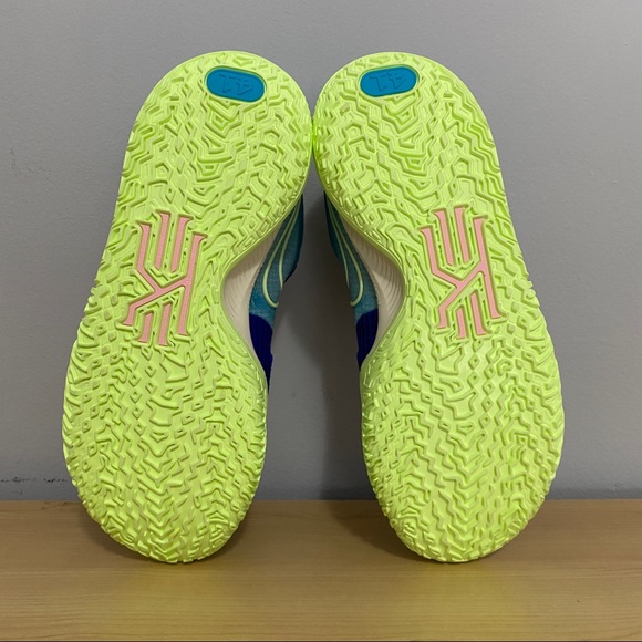 Nike Sue Bird x Kyrie Low 4 “Dynasty” Men’s Basketball Shoes - Picture 7 of 8